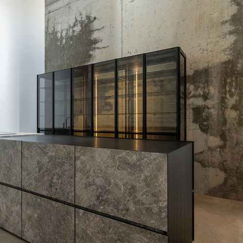 Современный шкаф для посуды - M6 - Minimal Cucine - из фанерованной древесины / из алюминия