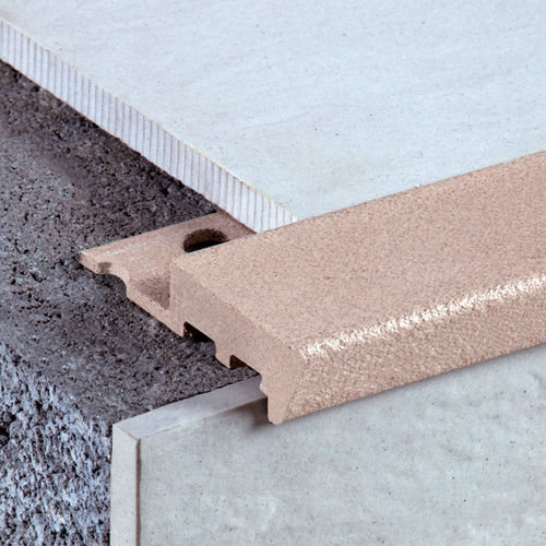Отделочный профиль из ПВХ - EUROSTEP 245R PVC+FN - Euroshrink - для наружных углов / накладка на ступень