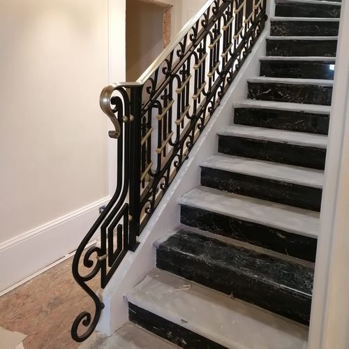 Ограждение из кованого железа - MONTECARLO - Tessaro Group - решетчатое / для интерьера / для лестниц