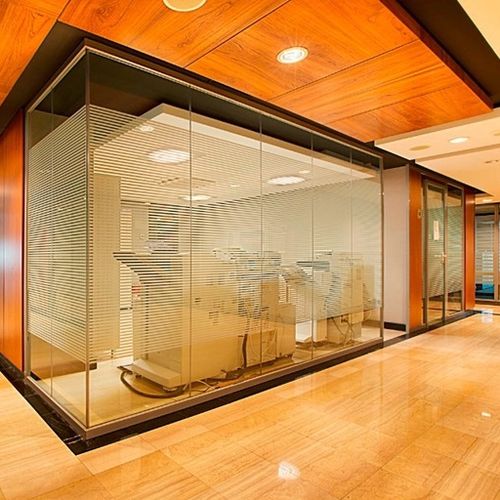 Поворотно-раздвижная перегородка - DIVERSE - Integra - Interior Systems - модульная / стеклянная / из ламината