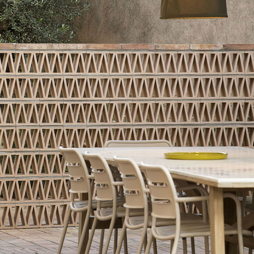 Легкая невысокая перегородка из керамики - MONTGRÍ - CERAMICA FERRES - для интерьера / для наружного применения