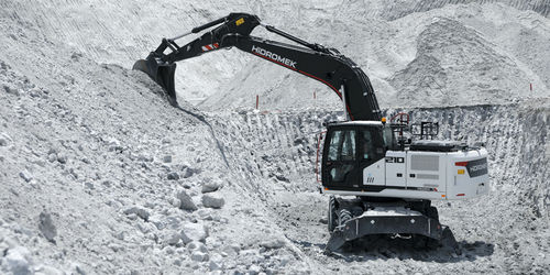 Гусеничный экскаватор - HMK 210 W - HIDROMEK - для строительства