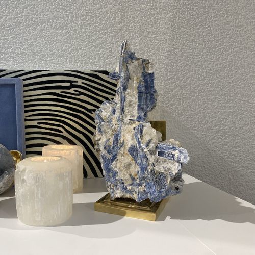 Скульптура из натурального камня - MAYA - Aura London - напольная / синяя / растительная