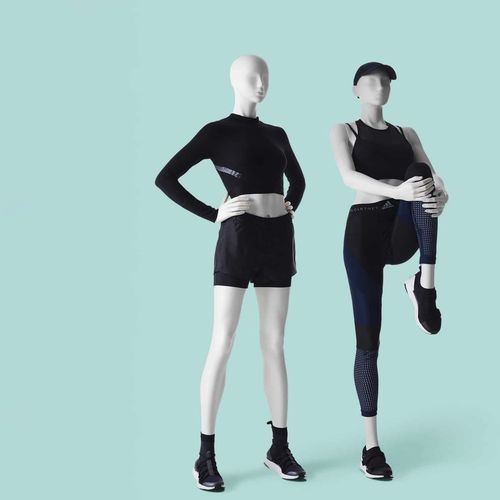 Выставочный манекен женщина - ATHLEISURE - GENESIS MANNEQUINS - спорт / из полимера / сидячий