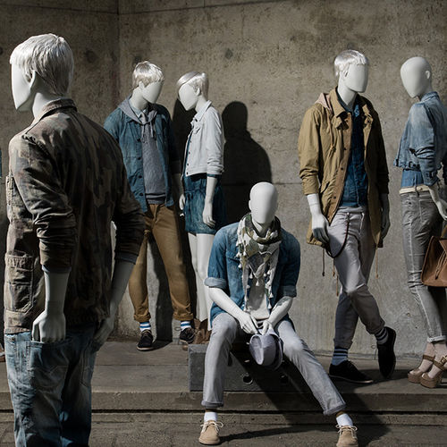 Выставочный манекен женщина - CASUAL - HANS BOODT MANNEQUINS - абстрактный / из полимера / сидячий