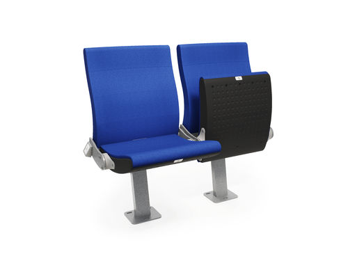 Откидное ступенчатое кресло - ARC MAX - FERCO SEATING SYSTEMS M SDN BHD - устойчивое к УФ-лучам / виниловое / для улицы