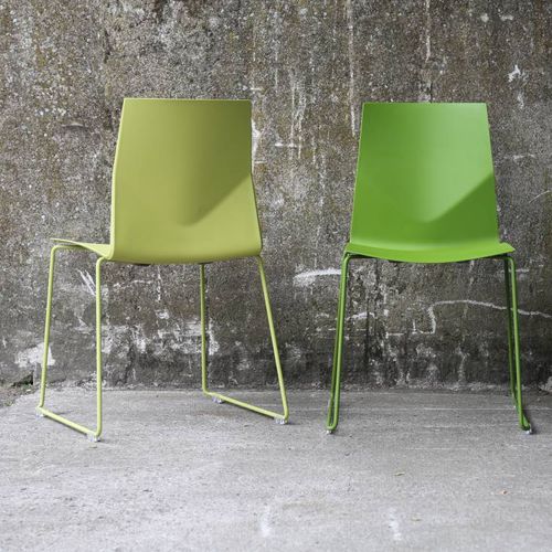Стул для аудитории из ткани - FOUR®CAST2 LINE - Ocee Design - обитый / эргономичный / штабелируемый