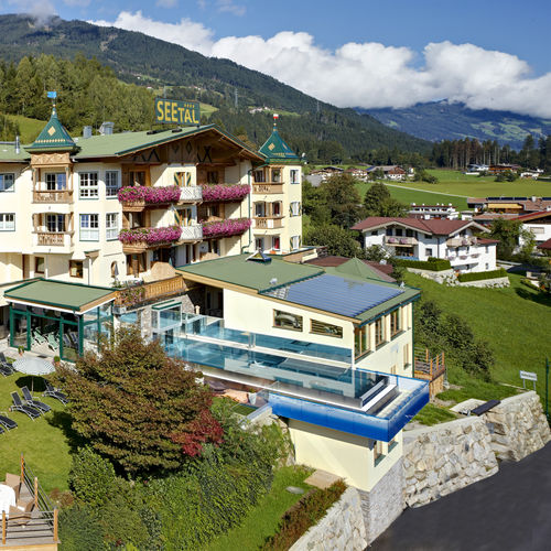 Переливной бассейн - HOTEL SEETAL - BERNDORF METALL- UND BÄDERBAU GMBH - крытый / для наружного применения / для профессионального использования