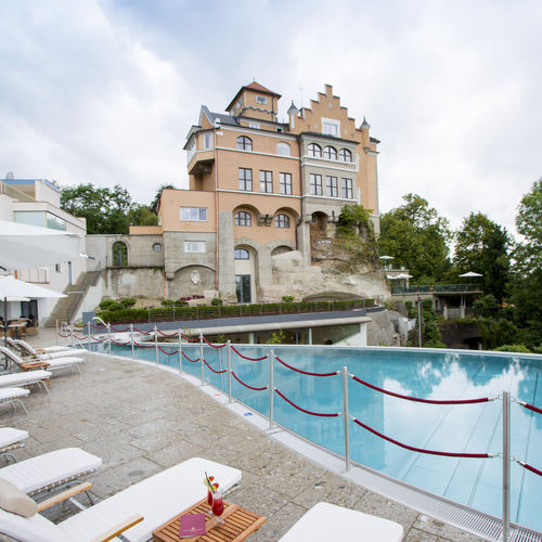 Переливной бассейн - HOTEL SCHLOSS MÖNCHSTEIN - BERNDORF METALL- UND BÄDERBAU GMBH - для наружного применения / для интерьера / для профессионального использования