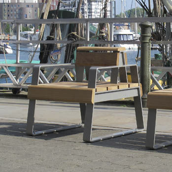 Городское кресло из дерева - RIBBON XL - Furnitubes - с основанием в виде салазок
