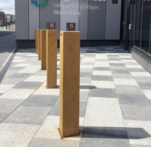 Защитный боллард - ULLSWATER  - LOGIC STREET & PARK FURNITURE - неподвижный / из мягкой стали / из лиственных пород дерева