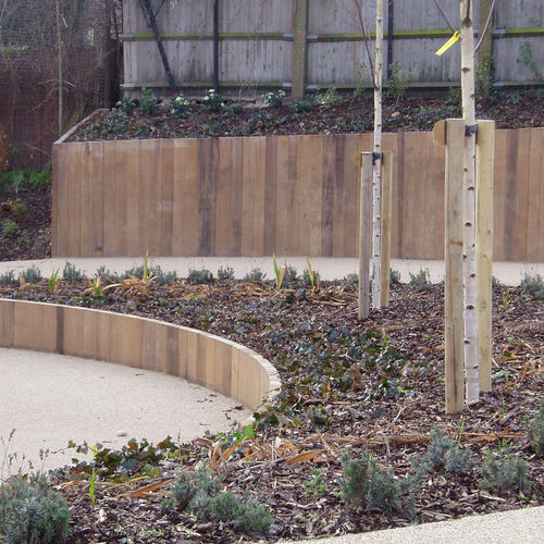 Подпорная стена из дерева - RETAINING WALL - Woodscape. - модульная / для ограждения сада