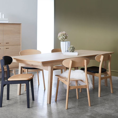 Современный обеденный стол - FIFTY  - PBJ Design House - из дуба / из орехового дерева / из цельной древесины