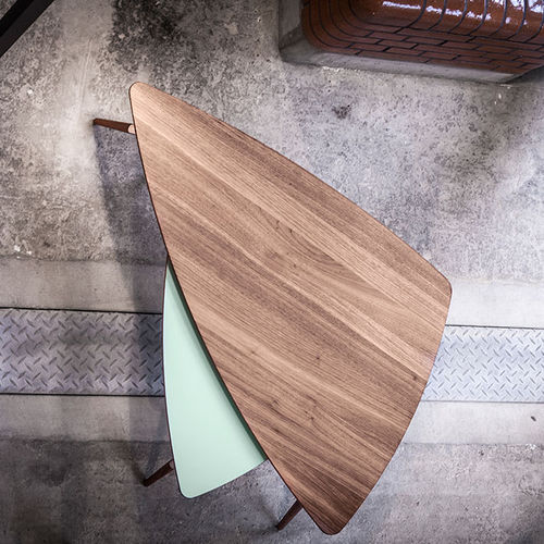 Современный журнальный столик - STICK - PBJ Design House - из дуба / из орехового дерева / из цельной древесины