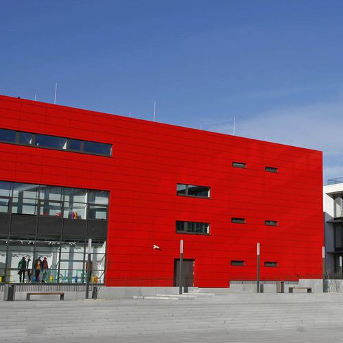 Кассетная облицовка фасада - PUMAVISION HEADQUARTERS - ALUCOBOND - из алюминия / из композита / со шпунтовым соединением