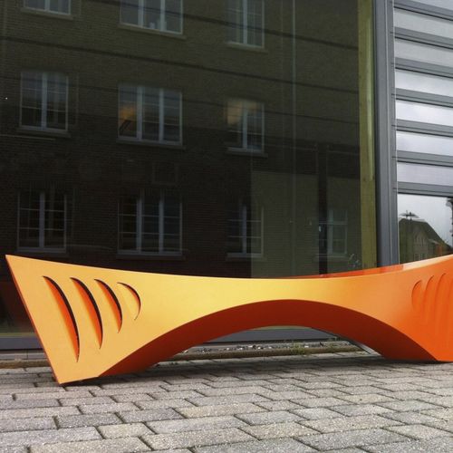 Дизайнерская общественная скамейка - BRIDGE - ALUCOBOND - из алюминия / без подлокотников / изогнутая