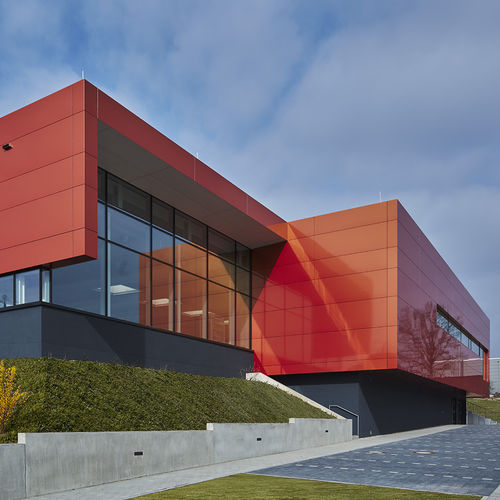 Панельная облицовка фасада - HALLENBAD RIEDLINGEN - ALUCOBOND - из алюминия / из композита / со шпунтовым соединением
