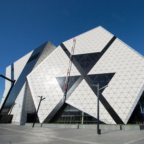 Кассетная облицовка фасада - PERTH ARENA - ALUCOBOND - из композита / из алюминия / со шпунтовым соединением