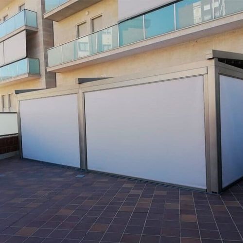 Жалюзи наматывающееся - QATIF - Sahara Pergolas - из ткани / из алюминия / для наружного применения
