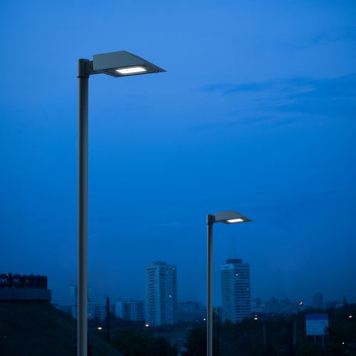 Городской фонарный столб - IREGOR - BSI LIGHTING TECHNOLOGIES INC. - современный / из литого алюминия / из нержавеющей стали