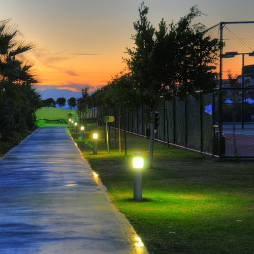 Столбик освещения для сада - IRAGNO - BSI LIGHTING TECHNOLOGIES INC. - современный / из нержавеющей стали / из литого алюминия