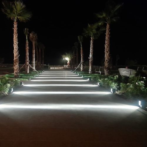 Столбик освещения для сада - ILENTI - BSI LIGHTING TECHNOLOGIES INC. - для общественных мест / современный / из алюминия