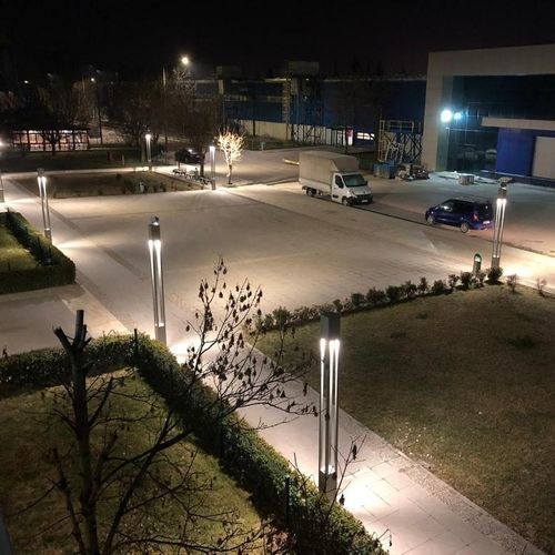 Современная световая колонна - ILARA - BSI LIGHTING TECHNOLOGIES INC. - из литого алюминия / LED / для наружного применения