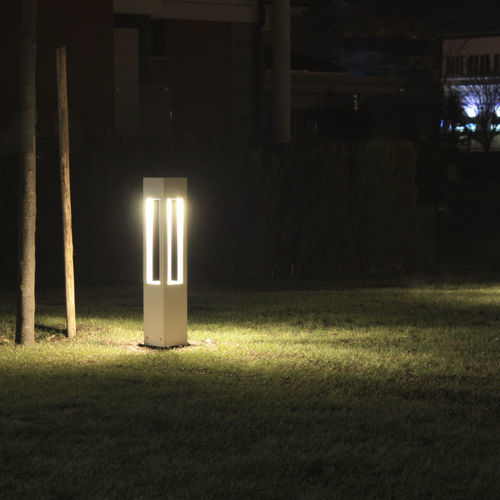 Столбик освещения для сада - ILARA - BSI LIGHTING TECHNOLOGIES INC. - городской / современный / из алюминия