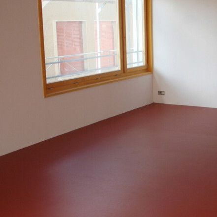 Напольное покрытие из линолеума - ONE - ALMA CARPETS - для сектора услуг / в рулонах / гладкое