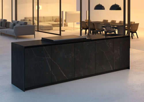 Современная кухня островного типа для наружного применения - N1 SYSTEM - DEKTON KELYA - Novara Outdoor Kitchens - большого размера / черная