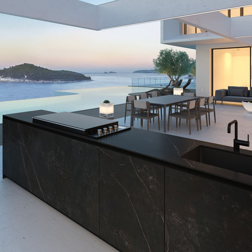 Современная кухня островного типа для наружного применения - N1 SYSTEM - DEKTON - Novara Outdoor Kitchens - большого размера / черная