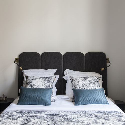 Изголовье кровати для двуспальной кровати - PAN: VELVET CHARCOAL - NUÉE ÉDITION - современное / из ткани / обитое