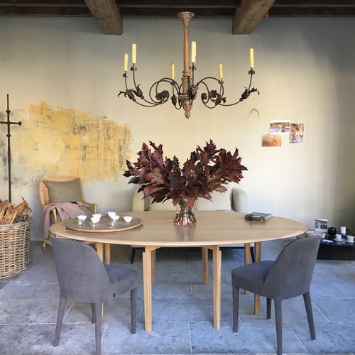 Современный стол - DIANE TABLE - Defleure Home Collection - из дуба / с основанием из дуба / овальный