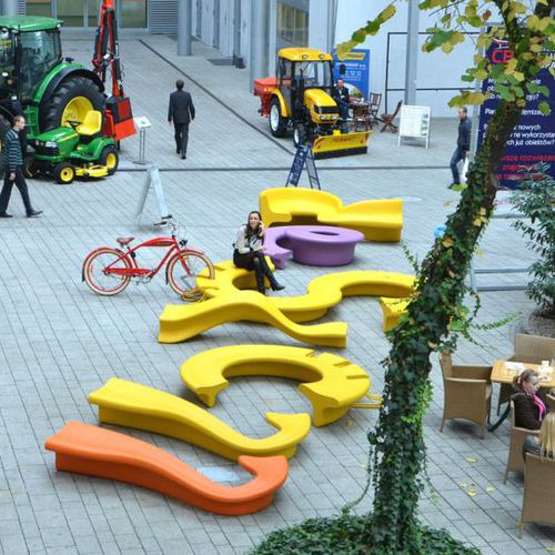 Общественная скамейка уникальный дизайн - CITY ALPHABET   - Astrini Design - из полиэстера / из ламината / со спинкой
