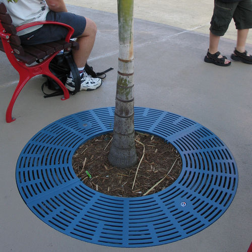 Круглая решетка для деревьев - ROUND - Urban Fountains and Furniture - из металла