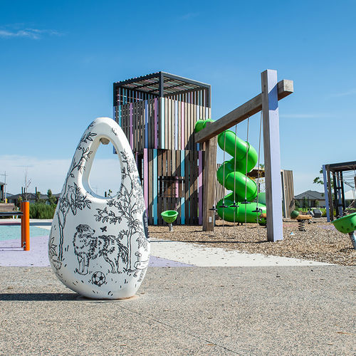 Питьевой фонтанчик для наружного применения - The O - Urban Fountains and Furniture - для интерьера / из цементно-стекольного композита / для общественных мест