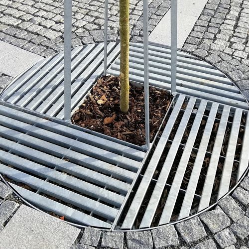 Квадратная решетка для деревьев - LUEDA - STREETPARK s.r.o. - круглая / из стали