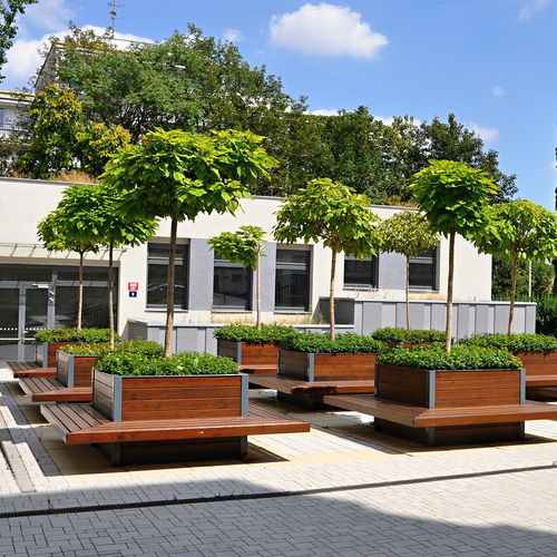 Кадка для садовых растений из дерева - CIMI - STREETPARK s.r.o. - квадратная / со встроенной скамьей / современная