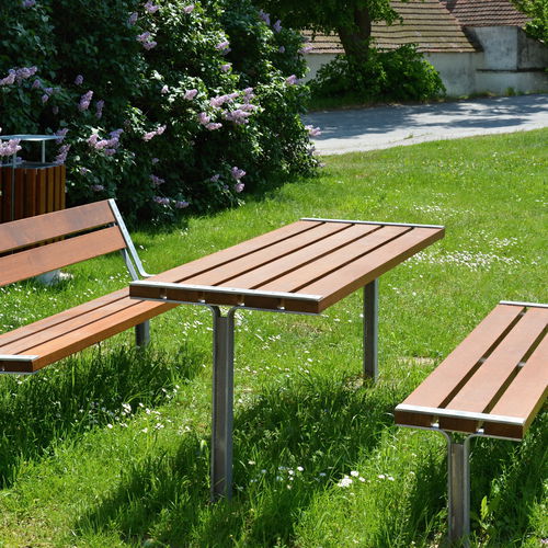 Современный стол - SADKO - STREETPARK s.r.o. - из дерева / с основанием из оцинкованной стали / прямоугольный
