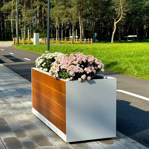 Кадка для садовых растений из дерева - PETA - STREETPARK s.r.o. - из металла / прямоугольная / современная
