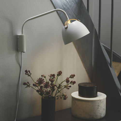 Современный настенный светильник - OSLO - Halo Design - для интерьера / из металла / из дуба