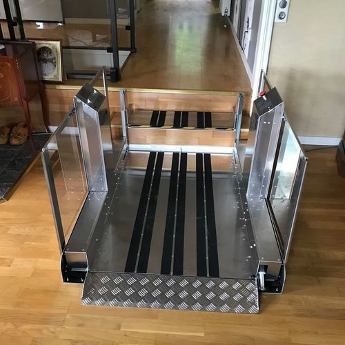 Подъемная платформа для инвалидной коляски - Step Lift - Tech Line Sweden - для зданий / бытового применения / для профессионального использования