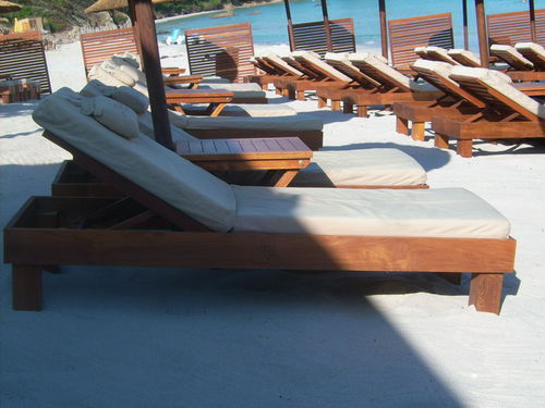 Современный садовый шезлонг - VIP - Beach Concept - из тикового дерева / для пляжа / для профессионального использования
