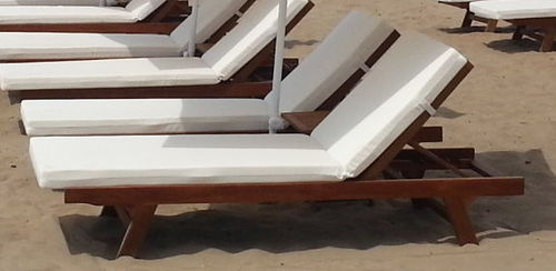Современный садовый шезлонг - BALI - Beach Concept - из тикового дерева / для пляжа / для профессионального использования