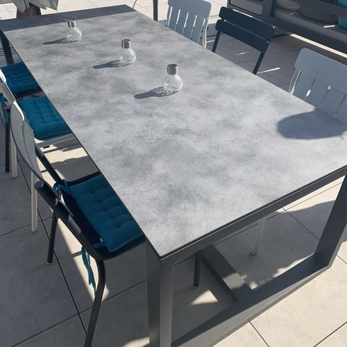Дизайнерский обеденный стол - Table repas sur mesure - MOUSSES ETOILES - из алюминия / из ламината / с основанием из алюминия