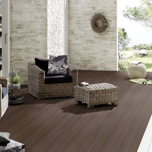 Террасная доска из композитной древесины - BROWN OUTDOOR - Décoplus Parquets - имитация дерева / пазованное / с клипсой
