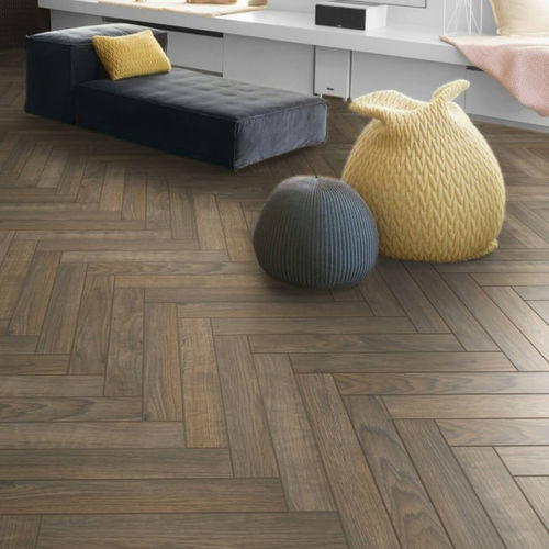 Слоистый пол из дерева - BATON ROMPU JAVA BROWN - Décoplus Parquets - плавучий / имитация дерева / имитация паркета