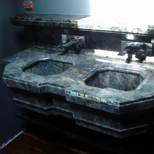 Плита из камня из полудрагоценного камня - LABRADORITE SINK - GIOVANNOZZI MARMI S.R.L. - для ванной комнаты / полированная / имитация мрамора