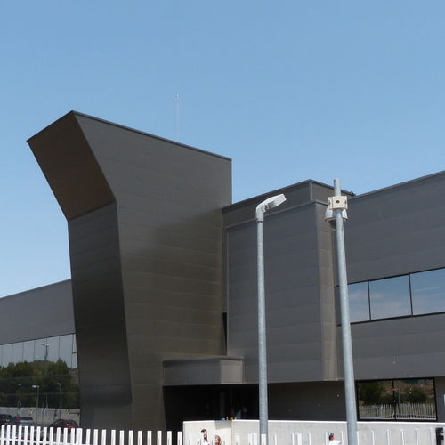 Сэндвич-панель для облицовки - ARGA® PLUS - ArcelorMittal Building Solutions - поверхность из стали / прокладка из полиуретана PUR / высокое сопротивление