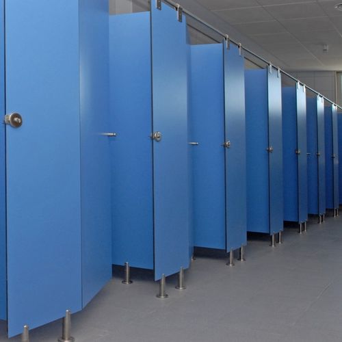 Сантехническая кабина из ламината высокого давления - Puertas Dayfor SL - для душа / для общественных учреждений